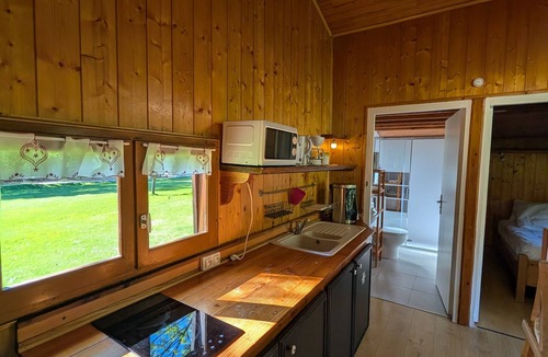 Vaulnaveys-le-Bas Apartment | Apartment 'Lys blanc' with Mountain View, Wi-Fi and Air Conditioning