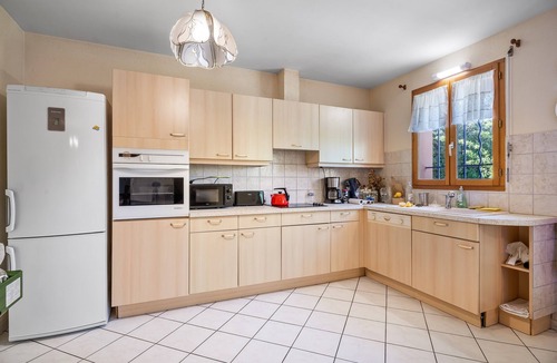 Les Bormettes House | Apartment 'Maison Proche De La Plage' with Private Terrace, Private Garden and Air Conditioning