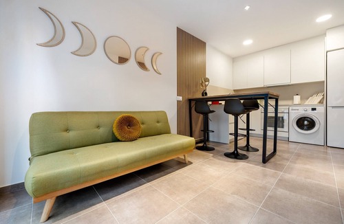Calafell Apartment | Apartment 'Mabicarent Playa 2' with Private Terrace, Wi-Fi and Air Conditioning