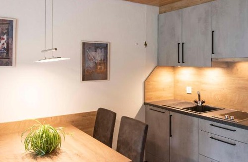 Ravaisch Apartment | Apartment Madlaina