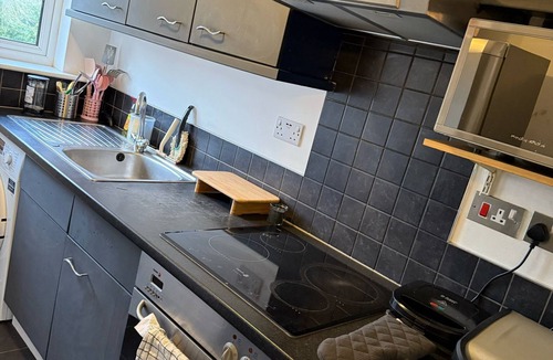 Hanham Apartment | Apartment !MAE11