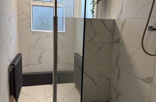 Hanham Apartment | Apartment !MAE11