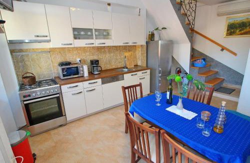 Sobra Apartment | Apartment Mambo , Mljet - Duplex Apartment with Terrace and Sea View