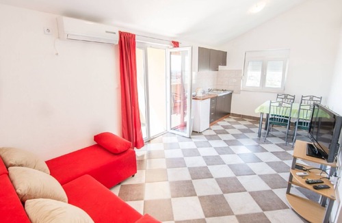 Kakma Apartment | Apartment Marica - Spacious accommodation for 8 people with pool