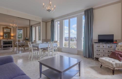 Cabourg Apartment | Apartment Marie Antoinette-1 by Interhome