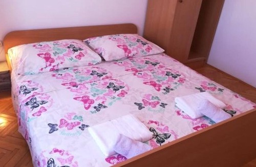 Tribunj Apartment | Apartment Marija - 100 m from beach: A2(4) - Tribunj, Riviera Sibenik, Croatia