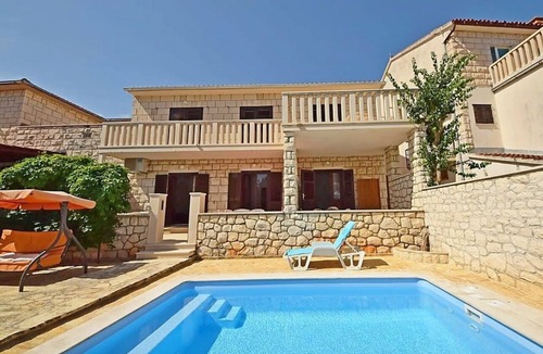 Supetar Apartment | Apartment Marija, (14679), Supetar, hr