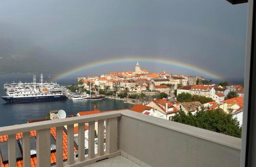 Cove Tri Zala (Zrnovo) Apartment | Apartment Marina