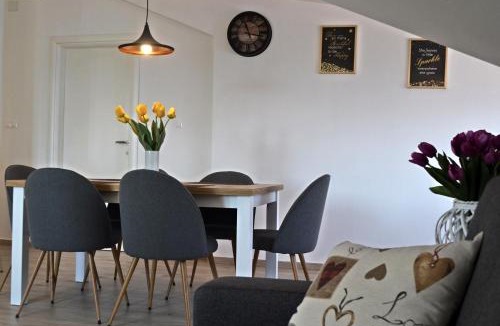 Cove Tri Zala (Zrnovo) Apartment | Apartment Marina
