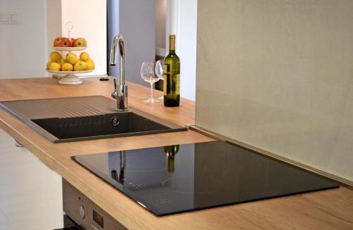 Cove Tri Zala (Zrnovo) Apartment | Apartment Marina