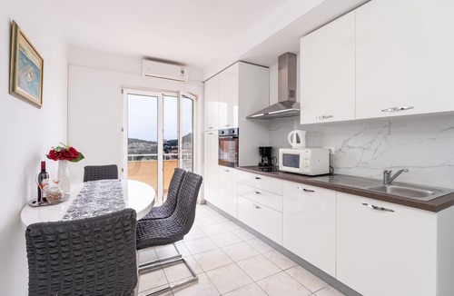 Gruz Apartment | Apartment Marisol - One Bedroom Apartment with Balcony and Sea View