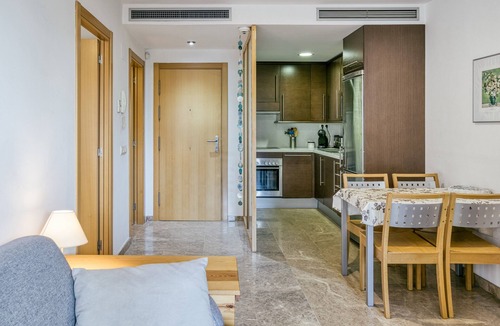 Llanca Apartment | Apartment 'Maritimo' with Private Terrace, Wi-Fi and Air Conditioning