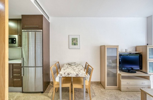 Llanca Apartment | Apartment 'Maritimo' with Private Terrace, Wi-Fi and Air Conditioning