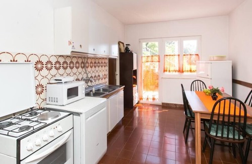Brsecine Apartment | Apartment Marko - Three-Bedroom Apartment with Terrace and Sea View (Brsečine)