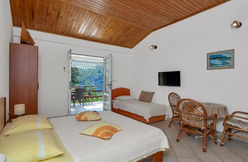 Pokrivenik Apartment | Apartment Martina by Interhome