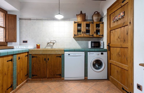 Torrelles de Foix Apartment | Apartment 'Mas Colom-Can Cruset' with Mountain View, Private Pool and Wi-Fi