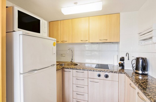 Alp Apartment | Apartment 'Masella' with Mountain View, Shared Garden
