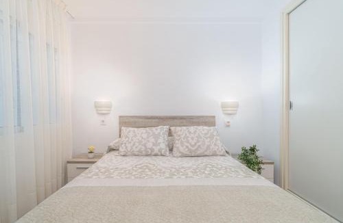 Almadraba-Canyelles Apartment | Apartment Meda Chica