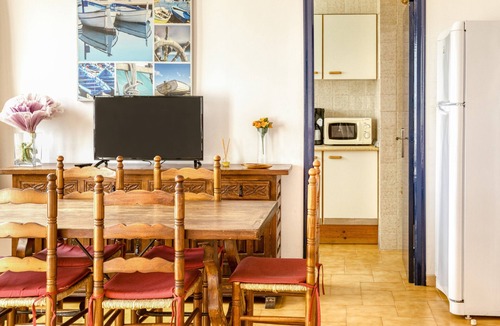 Llanca Apartment | Apartment 'Mediterranean View 3-1' close to the Beach with Terrace & Wi-Fi