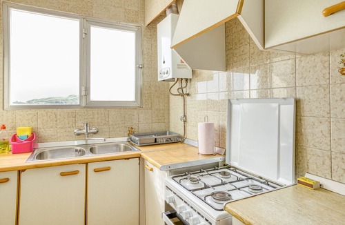 Llanca Apartment | Apartment 'Mediterranean View 3-1' close to the Beach with Terrace & Wi-Fi