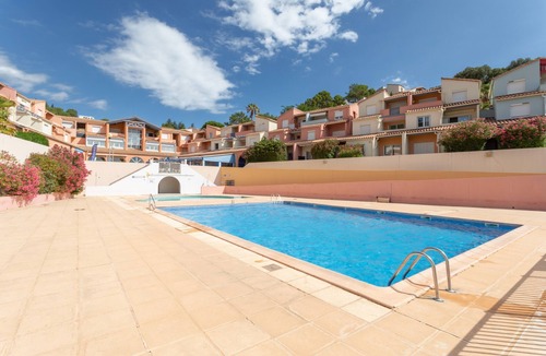 Cerbere Apartment | Apartment 'Meu Delit' with Shared Pool, Private Terrace and Private Garden