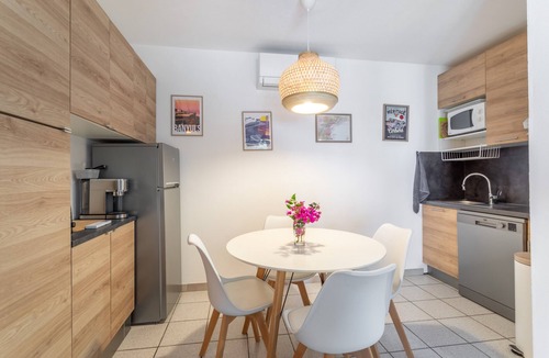 Cerbere Apartment | Apartment 'Meu Descan' with Shared Pool, Private Terrace and Air Conditioning
