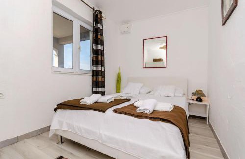 Razanj Apartment | Apartment Mezaroca