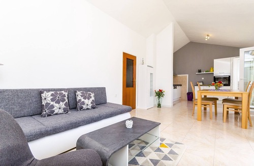 Okrug Gornji Apartment | Apartment Mila (55211-A1) - Okrug Gornji (Ciovo)