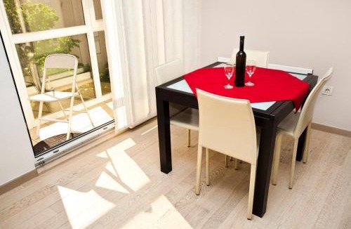 Split Apartment | Apartment Miaa