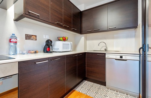 Vinebre Apartment | Apartment 'Miguel' with Private Terrace, Wi-Fi and Air Conditioning