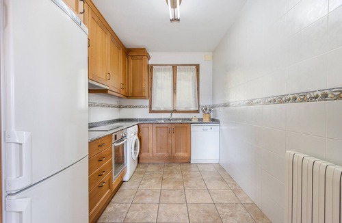 Valle de Lierp Apartment | Apartment 'Milano' with Mountain View, Private Terrace and Wi-Fi