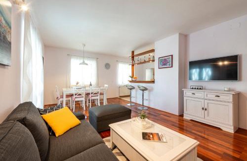 Zvekovica Apartment | Apartment Miljas