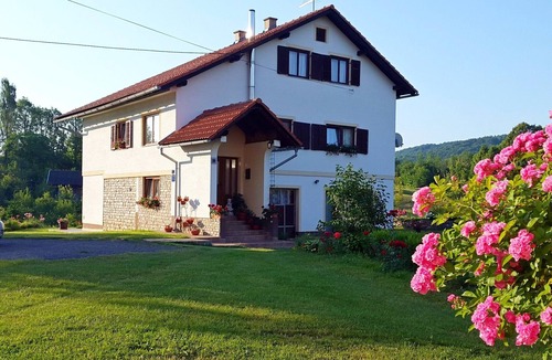Catrnja Apartment | Apartment Milka, (16260), Smoljanac, hr