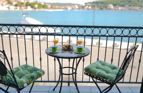 Tijesno Apartment | Apartment Milka with sea view
