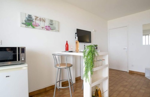 Le Grand Large Apartment | Apartment Milos by Interhome