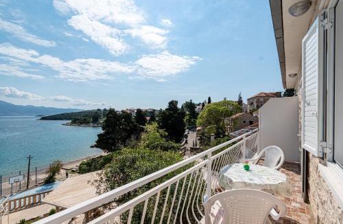 Cove Tri Zala (Zrnovo) Apartment | Apartment Mir