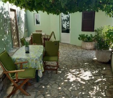 Nerezine Apartment | Apartment Mirjana