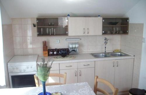 Prvic Luka Apartment | Apartment Mirni by the sea