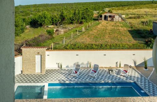 Donje Rastane Apartment | Apartment Miruna s bazenom i jakuzijem