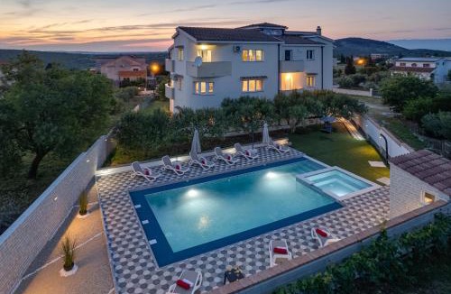 Donje Rastane Apartment | Apartment Miruna s bazenom i jakuzijem