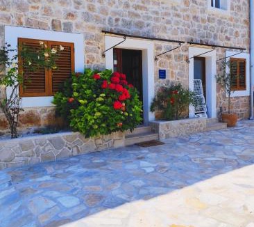 Molunat Apartment | Apartment Mistral - Cosy Apartment with Sea view