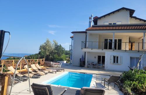 Liganj Apartment | Apartment mit zwei Schlafzimmer und Pool und Jacuzzi