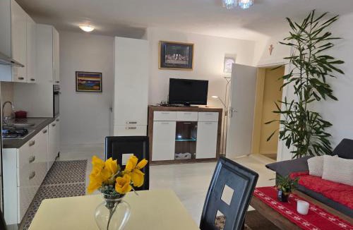 Liganj Apartment | Apartment mit zwei Schlafzimmer und Pool und Jacuzzi