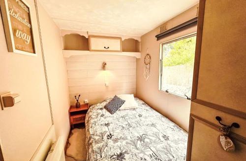 Anneville-sur-Scie Apartment | Apartment Mobilheim mit privatem Premium-Jacuzzi by Interhome