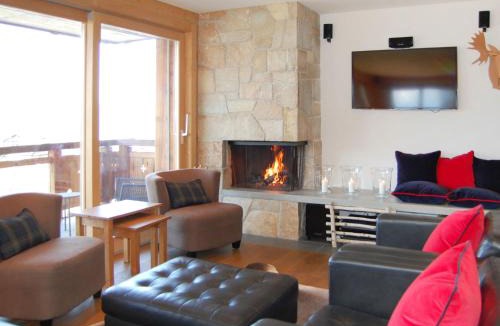 Saint-Pierre-de-Clages Apartment | Apartment Montagnard 10 by Interhome