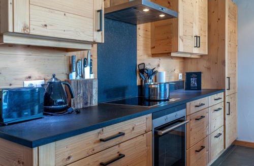Saint-Pierre-de-Clages Apartment | Apartment Montagnard 10 by Interhome