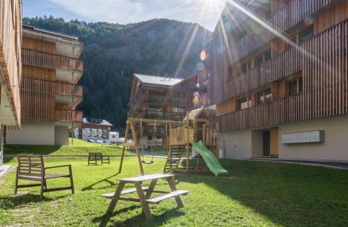 Saas Grund Apartment | Apartment Montela Pavillon - Holiday Stay by Interhome