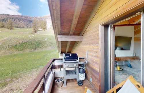 Samedan Apartment | Apartment Murtiröl - Spacious and modern apartment