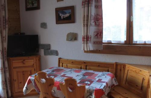 Les Villards-sur-Thones Apartment | Apartment Namasté by Interhome