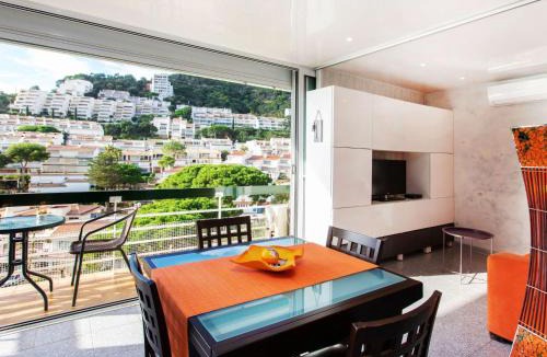 Salionc Apartment | Apartment Naranja by Interhome